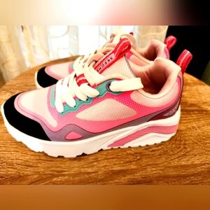 L.A. Skechers Memory foam